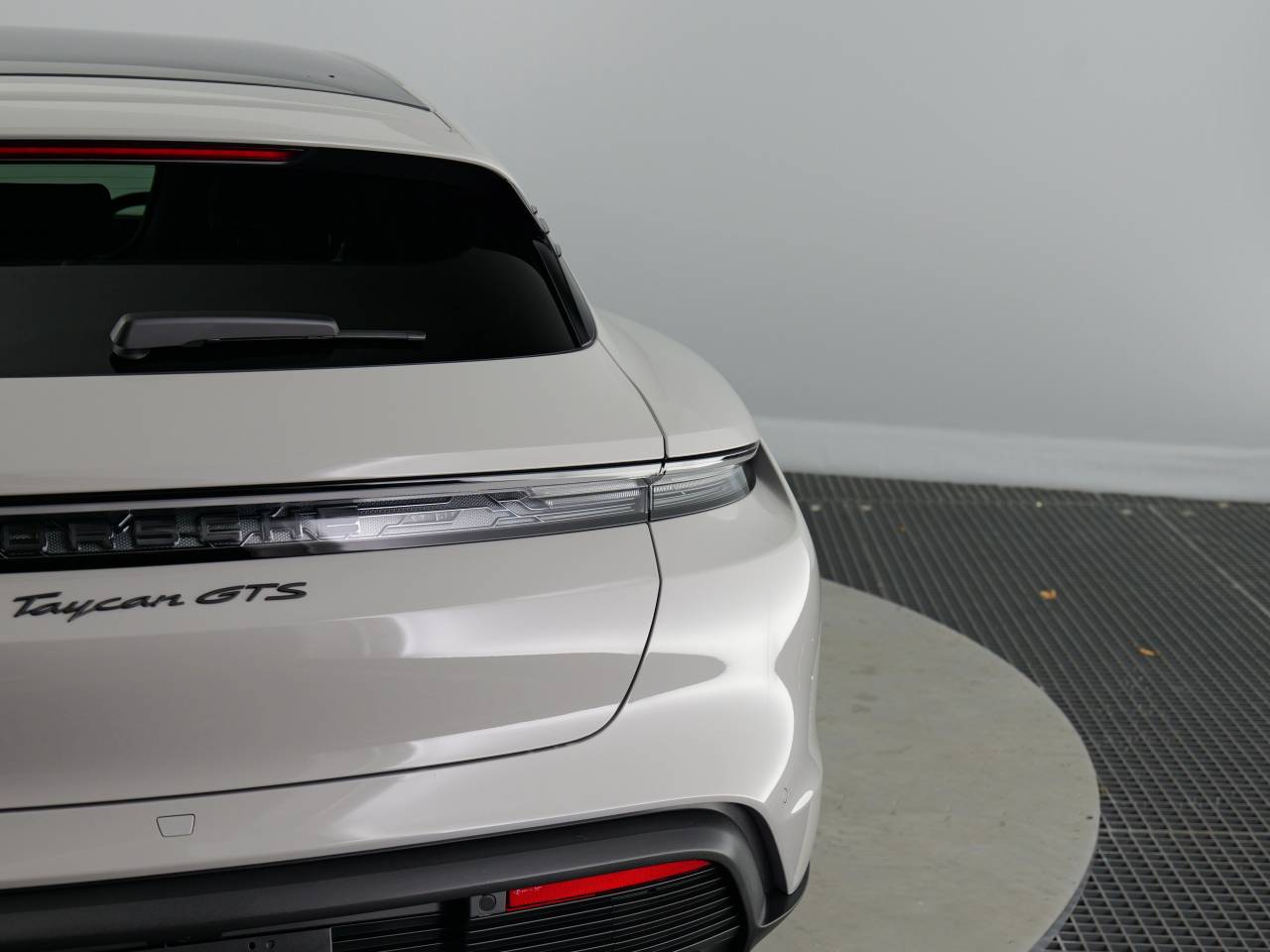 Taycan GTS SPORT TURISMO (6) image 17