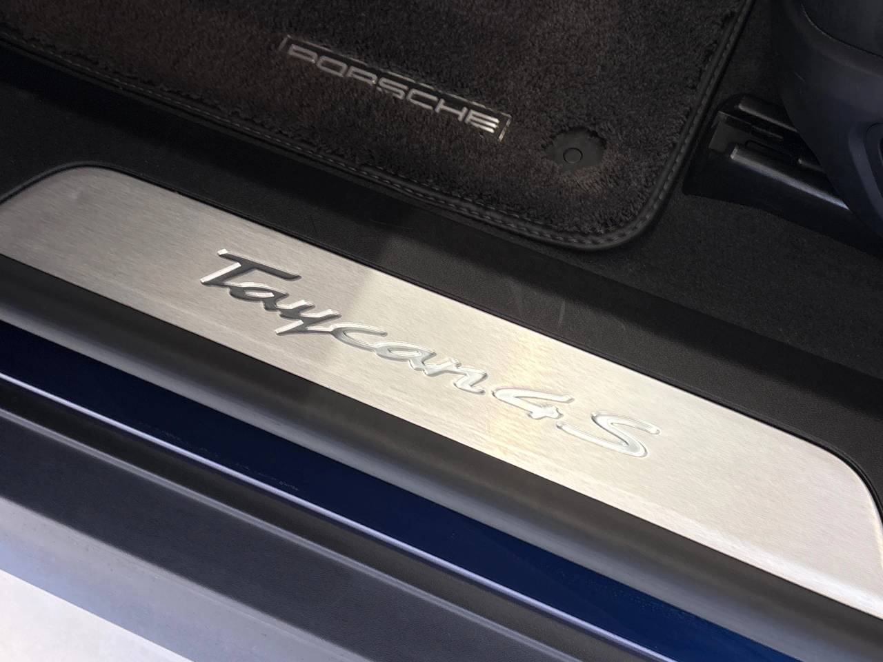 Taycan 4S (93KWH) (18) image 32