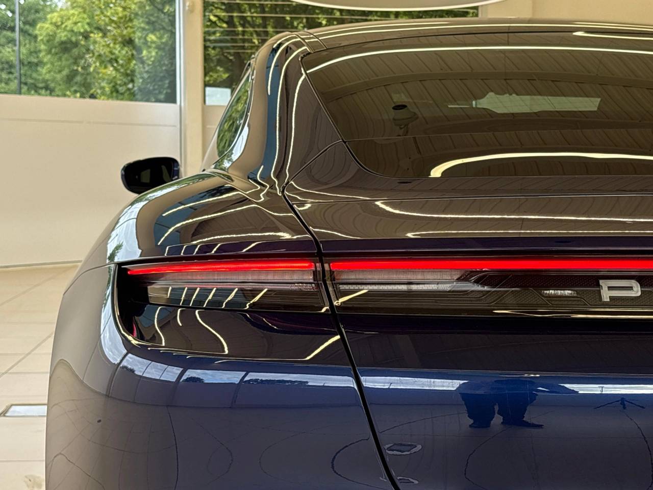 Taycan 4S (93KWH) (18) image 14