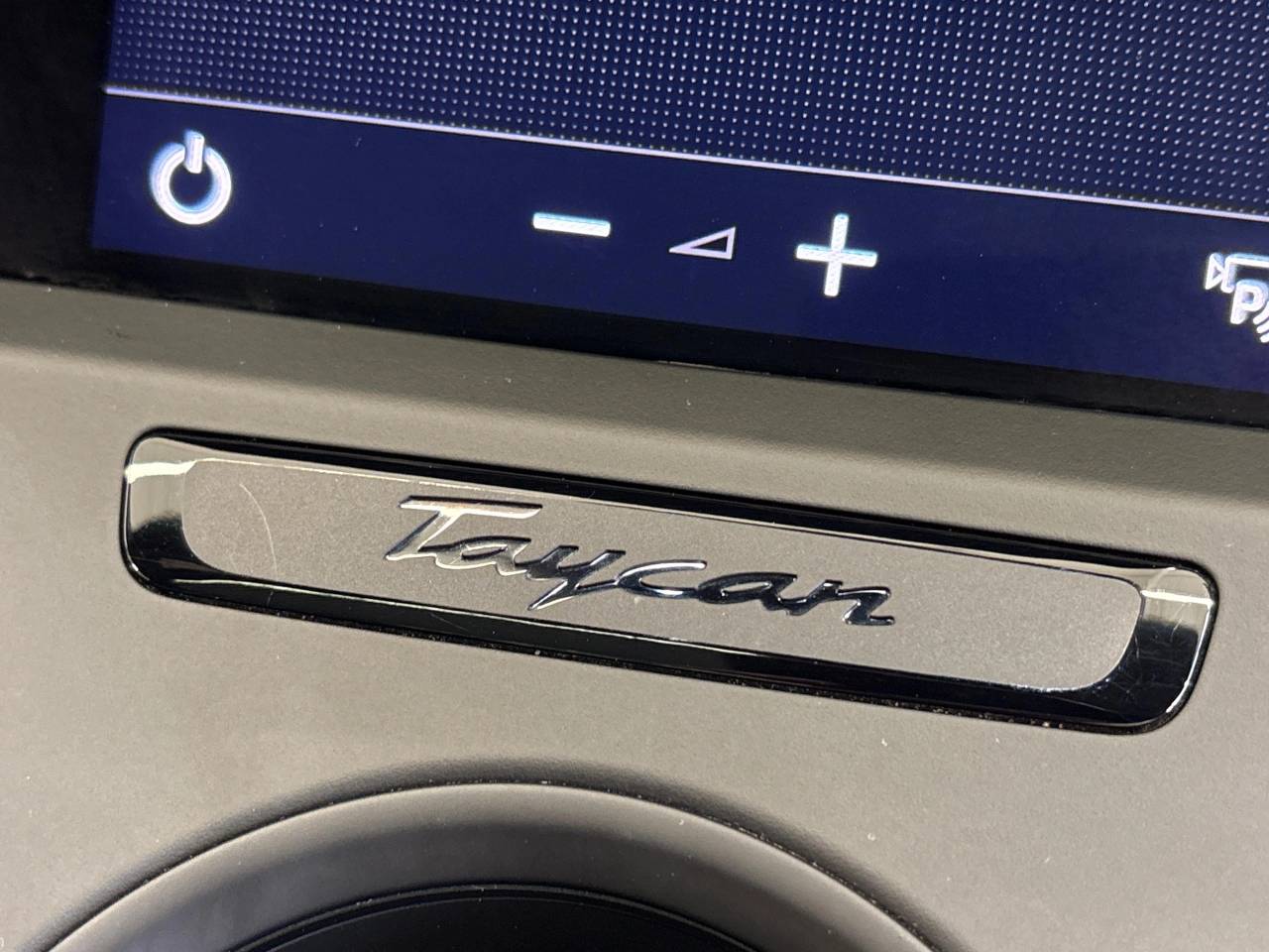 Taycan 4S (93KWH) (18) image 40