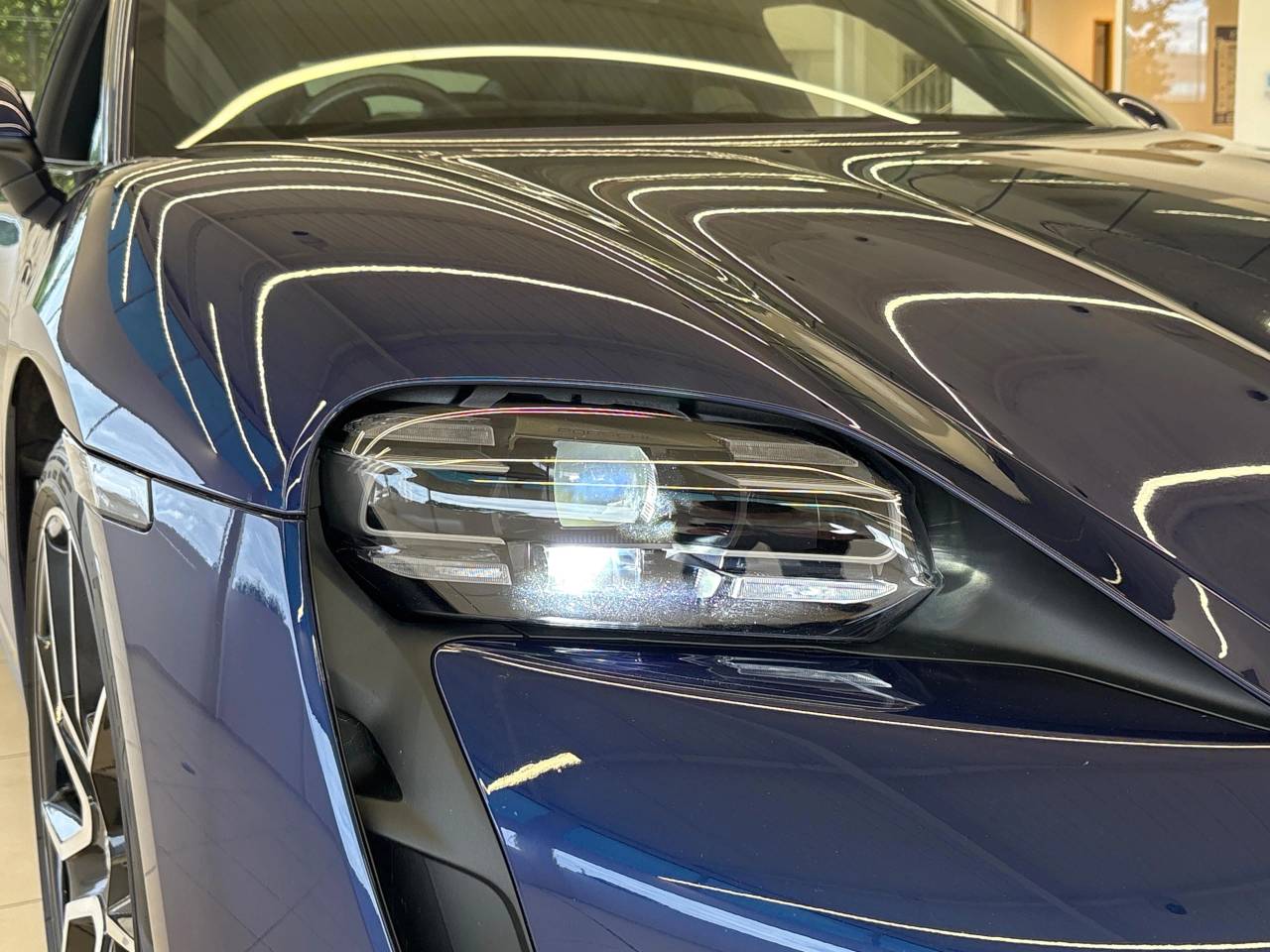 Taycan 4S (93KWH) (18) image 11