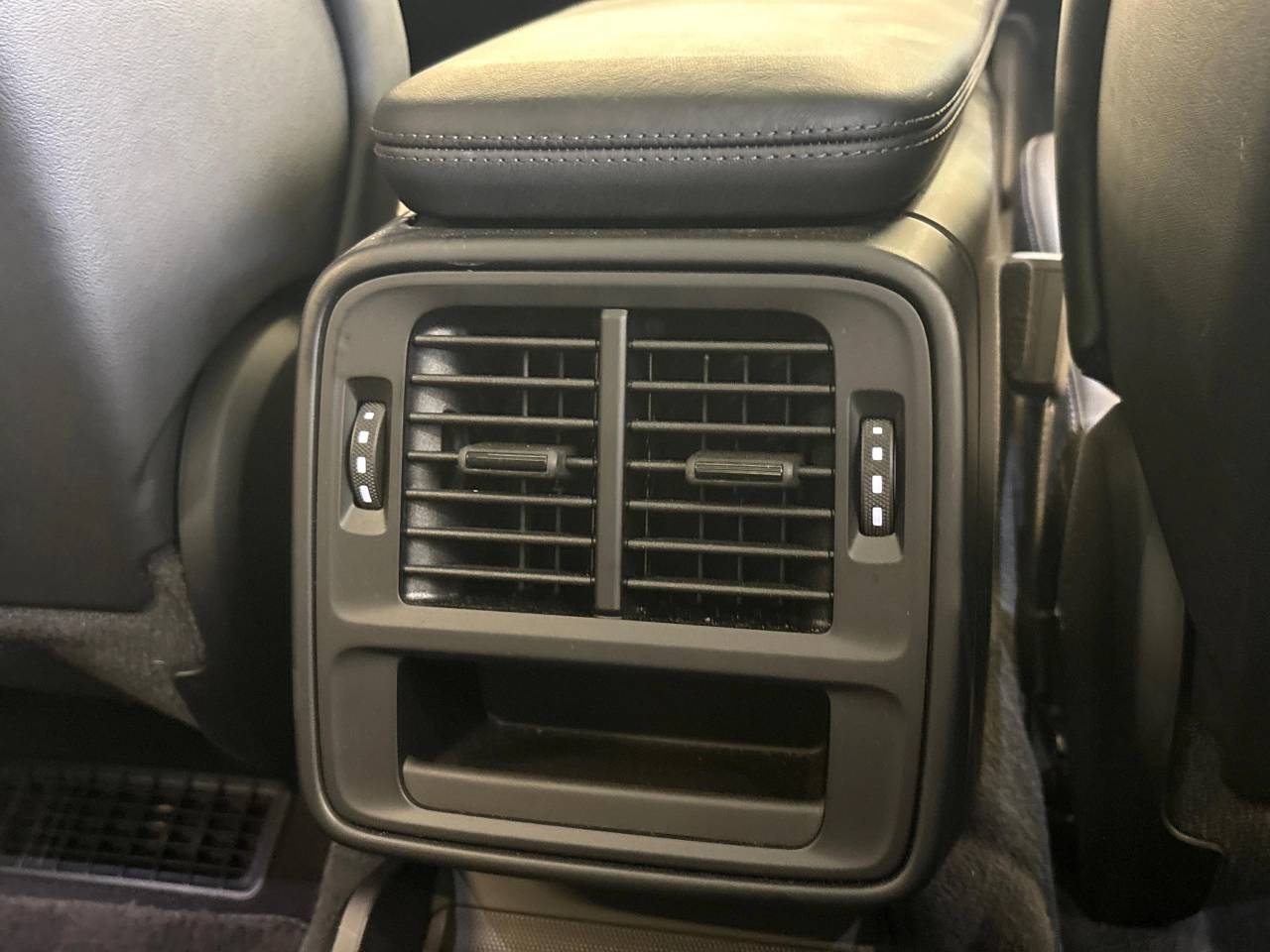 Taycan 4S (93KWH) (18) image 38