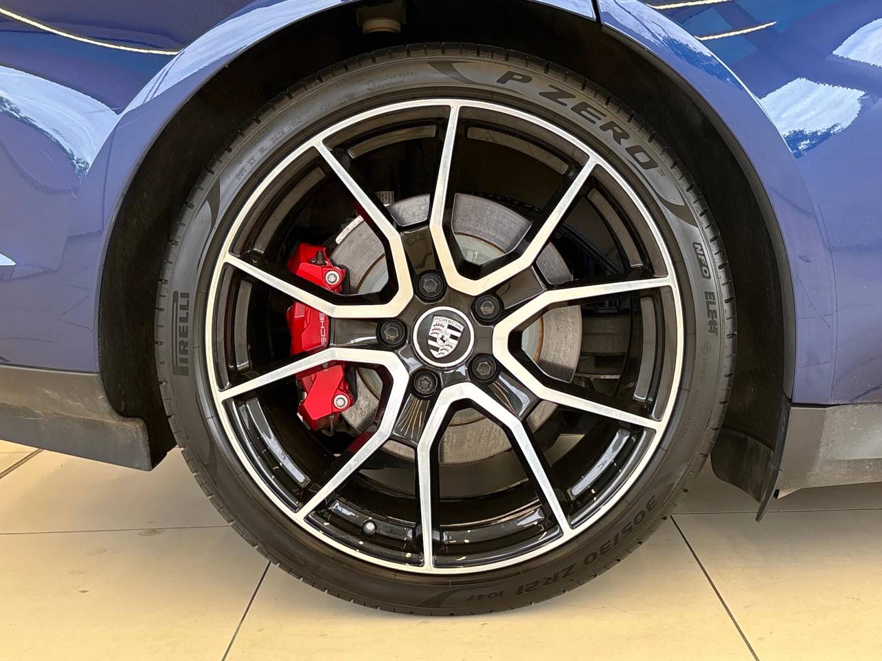 Taycan 4S (93KWH) (18) image 17
