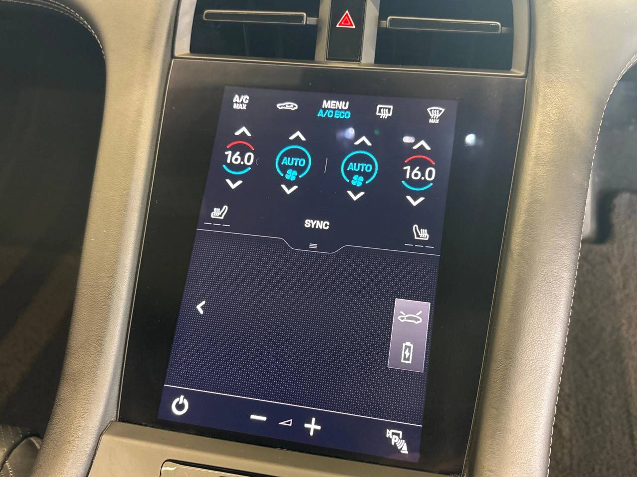 Taycan 4S (93KWH) (18) image 36