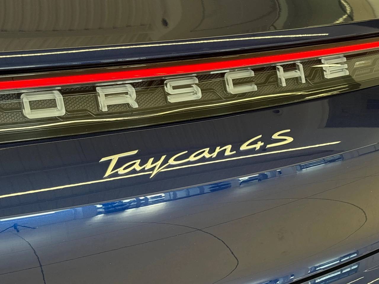 Taycan 4S (93KWH) (18) image 13