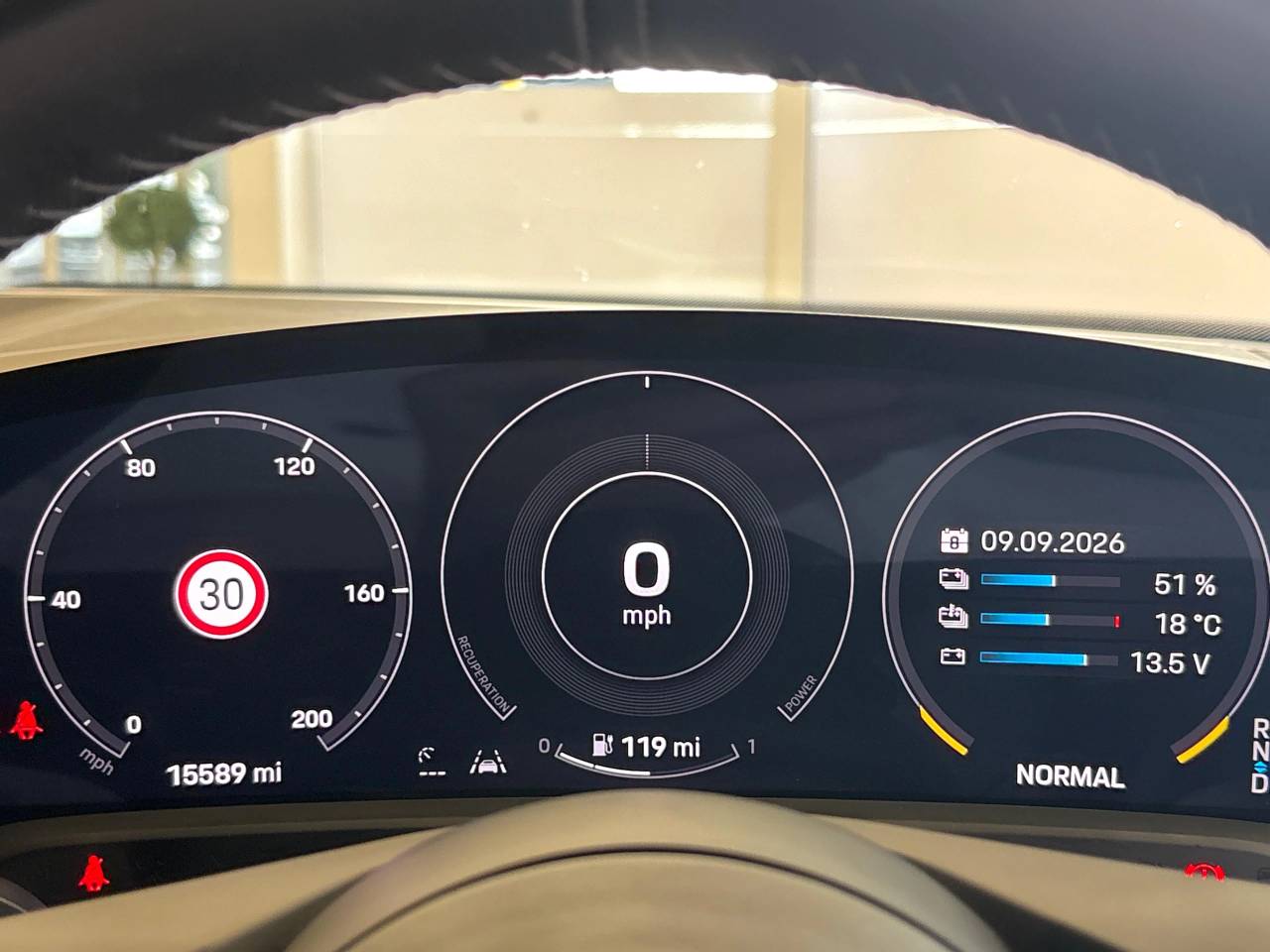 Taycan 4S (93KWH) (18) image 23