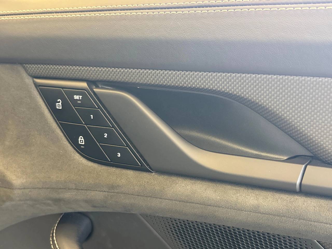 Taycan GTS SPORT TURISMO (3) image 32