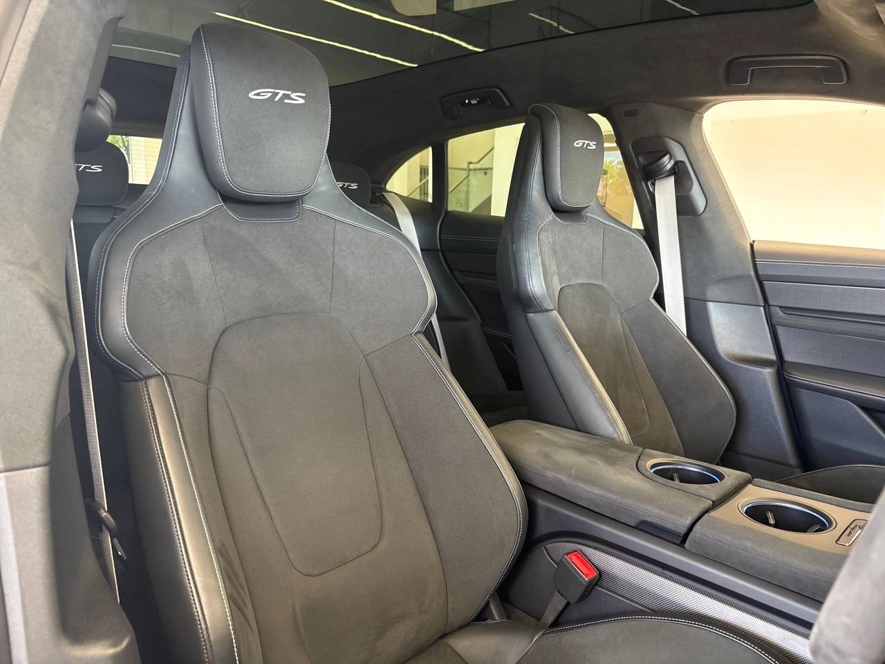 Taycan GTS SPORT TURISMO (3) image 05