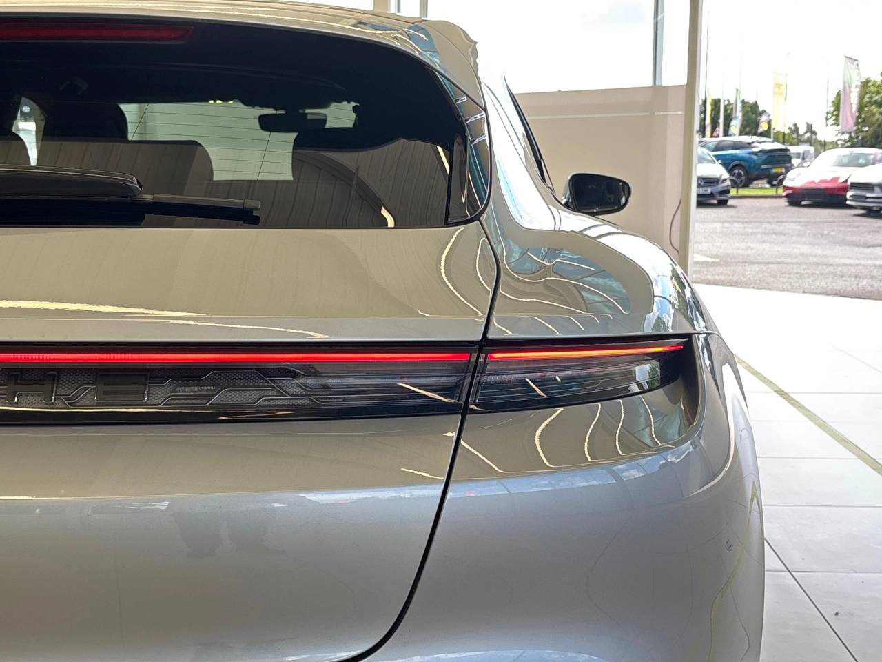 Taycan GTS SPORT TURISMO (3) image 13