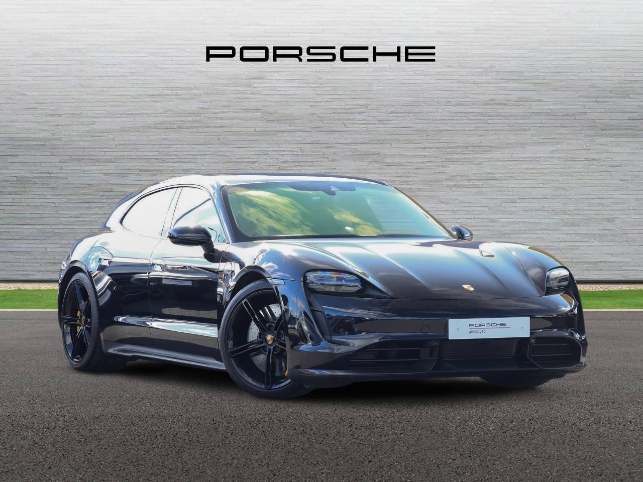 Taycan TURBO S SPORT TURISMO image 01