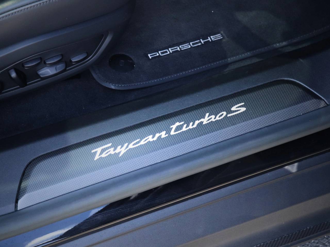 Taycan TURBO S SPORT TURISMO image 41