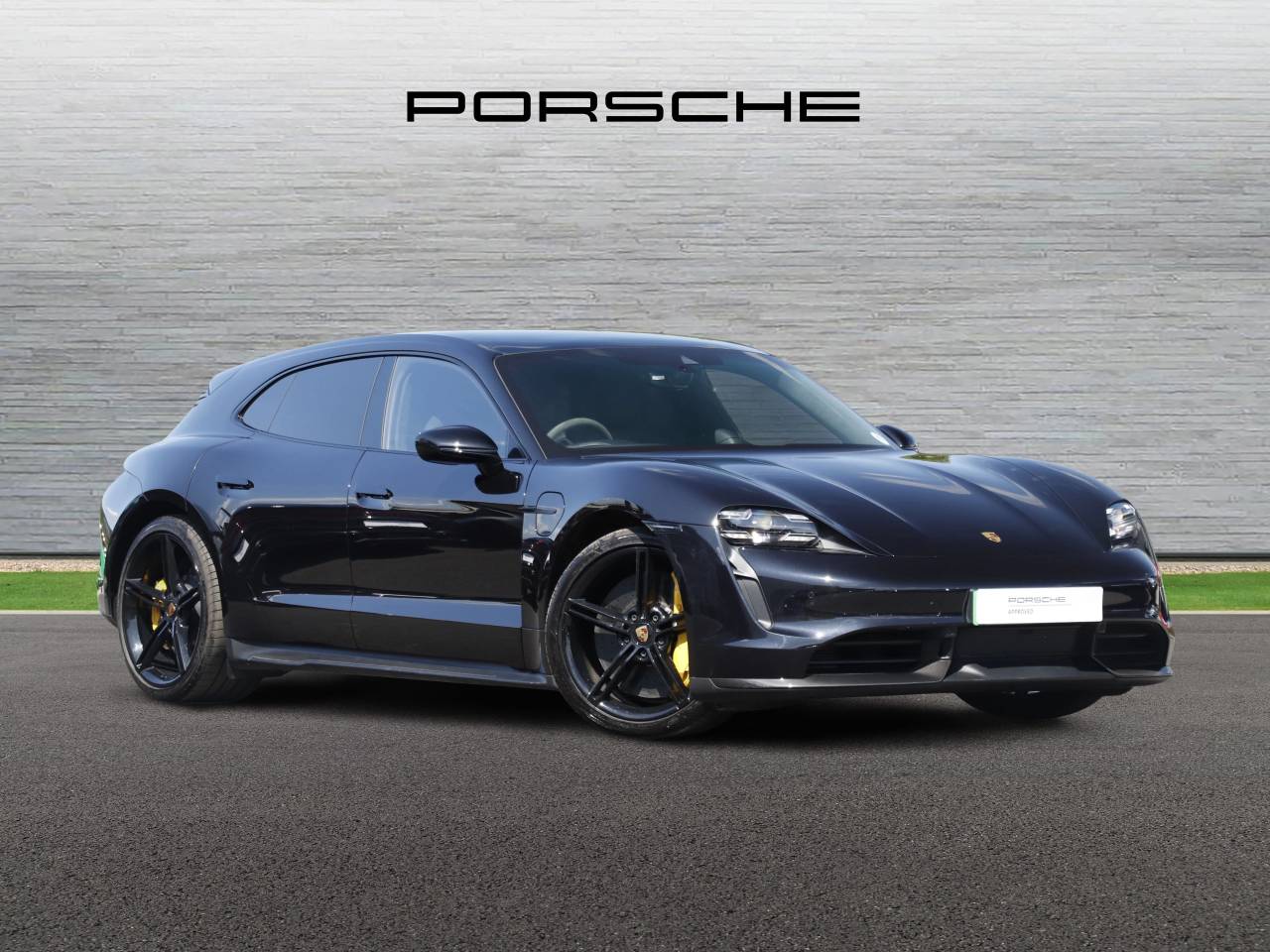 Taycan TURBO S SPORT TURISMO image 01