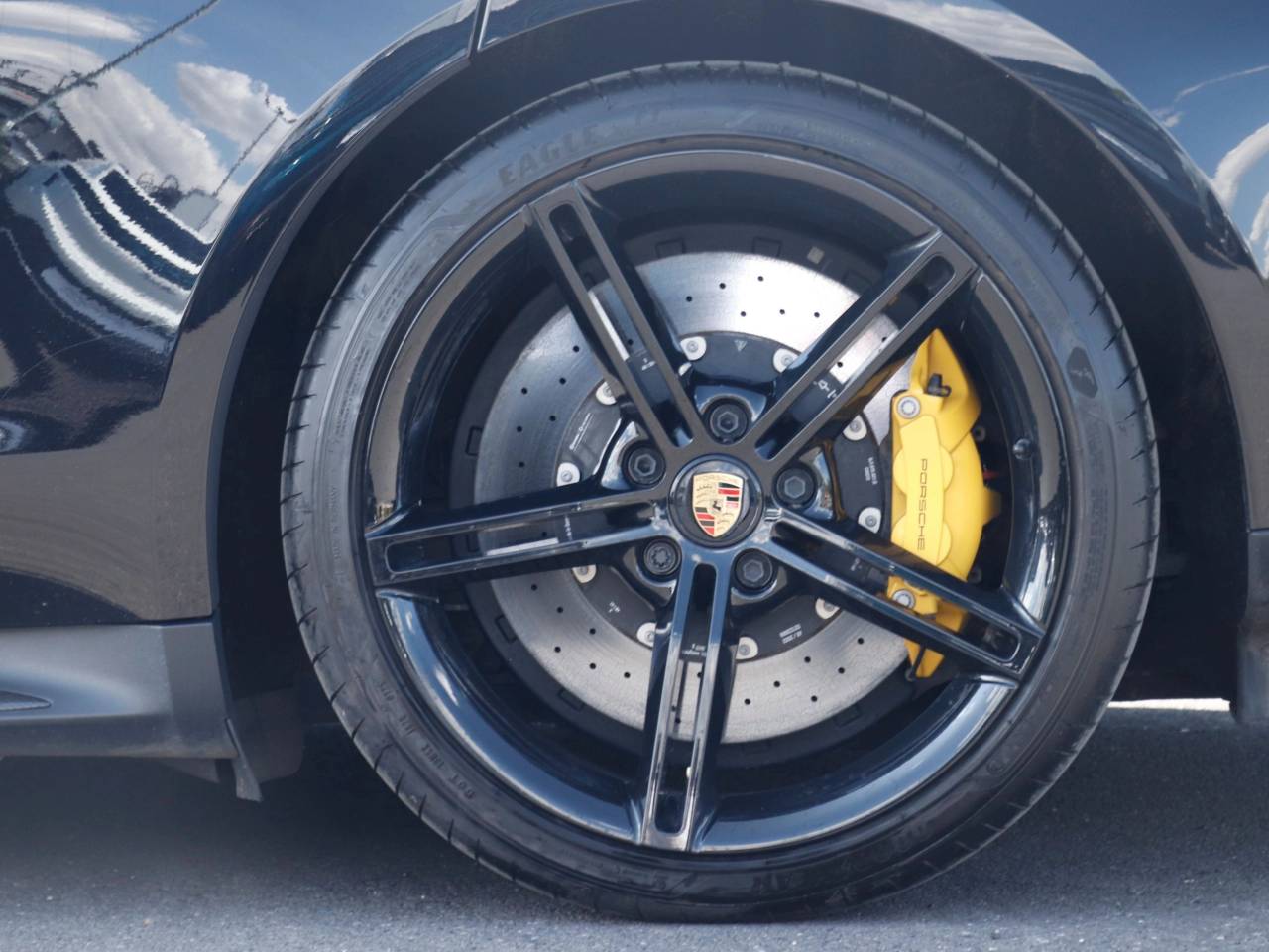 Taycan TURBO S SPORT TURISMO image 14