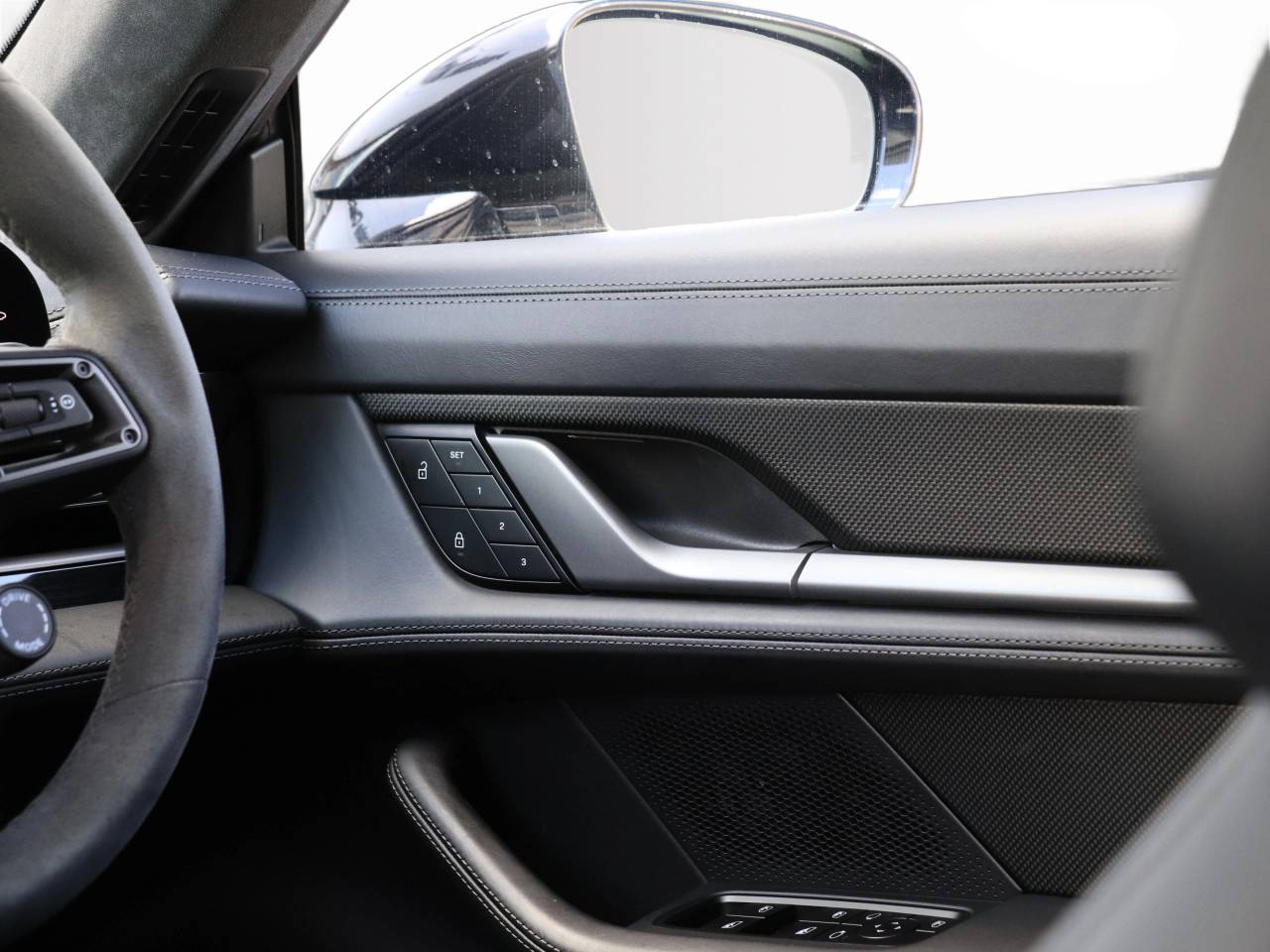 Taycan TURBO S SPORT TURISMO image 28