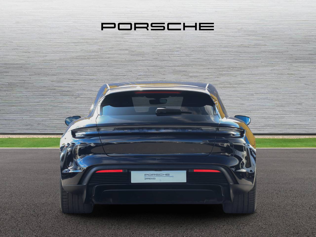 Taycan TURBO S SPORT TURISMO image 08