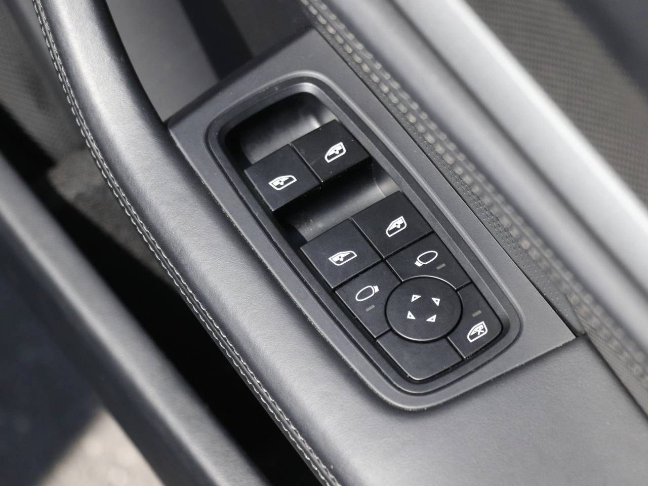 Taycan TURBO S SPORT TURISMO image 29