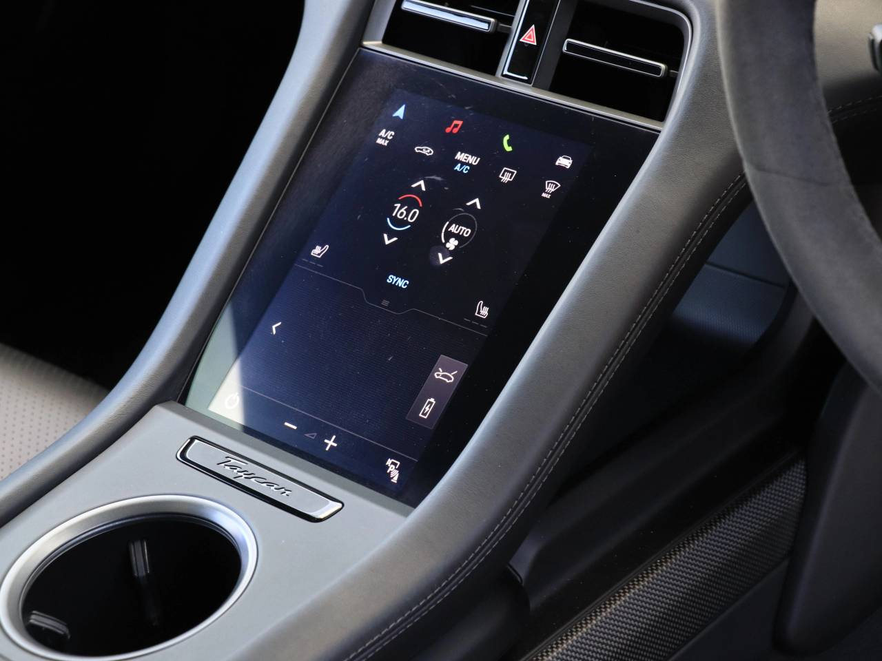 Taycan TURBO S SPORT TURISMO image 16