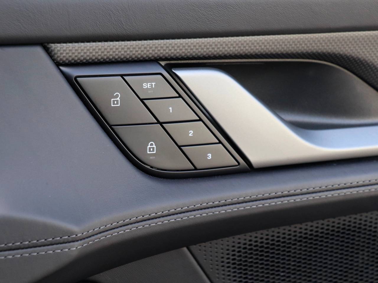 Taycan TURBO S SPORT TURISMO image 21