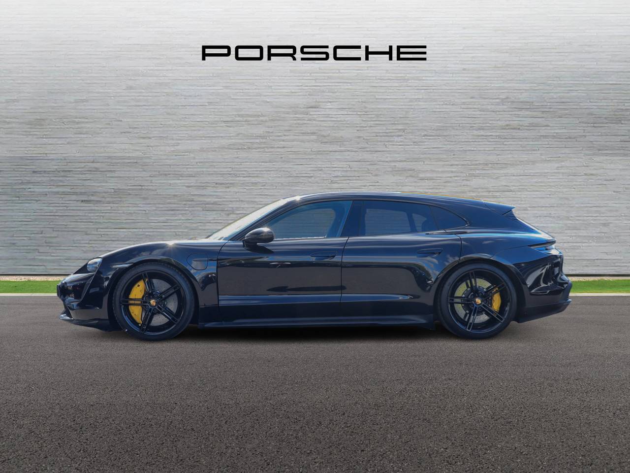 Taycan TURBO S SPORT TURISMO image 06