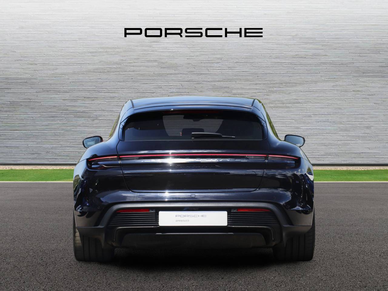 Taycan TURBO S SPORT TURISMO image 08