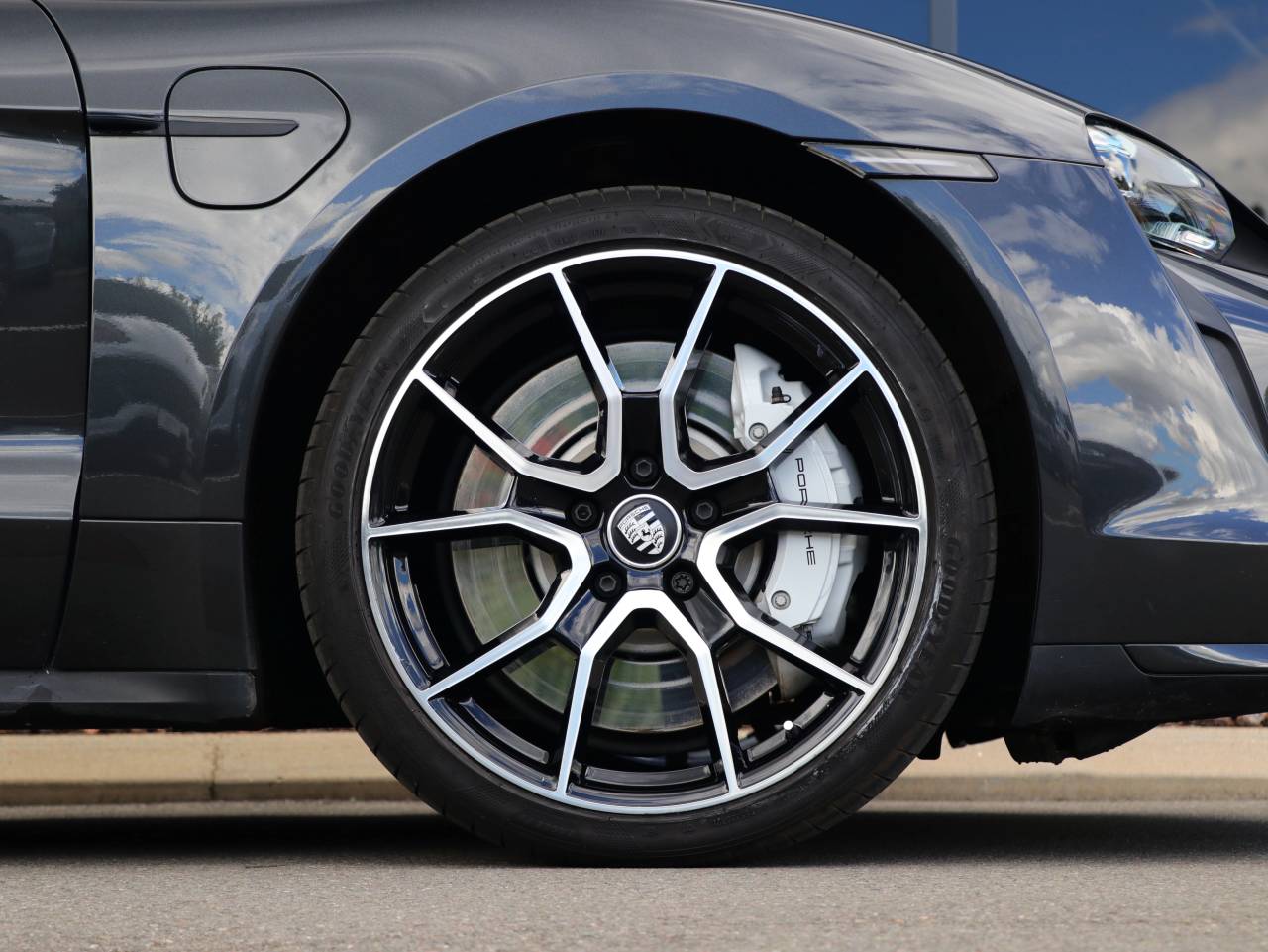 Taycan TURBO SPORT TURISMO (1) image 19