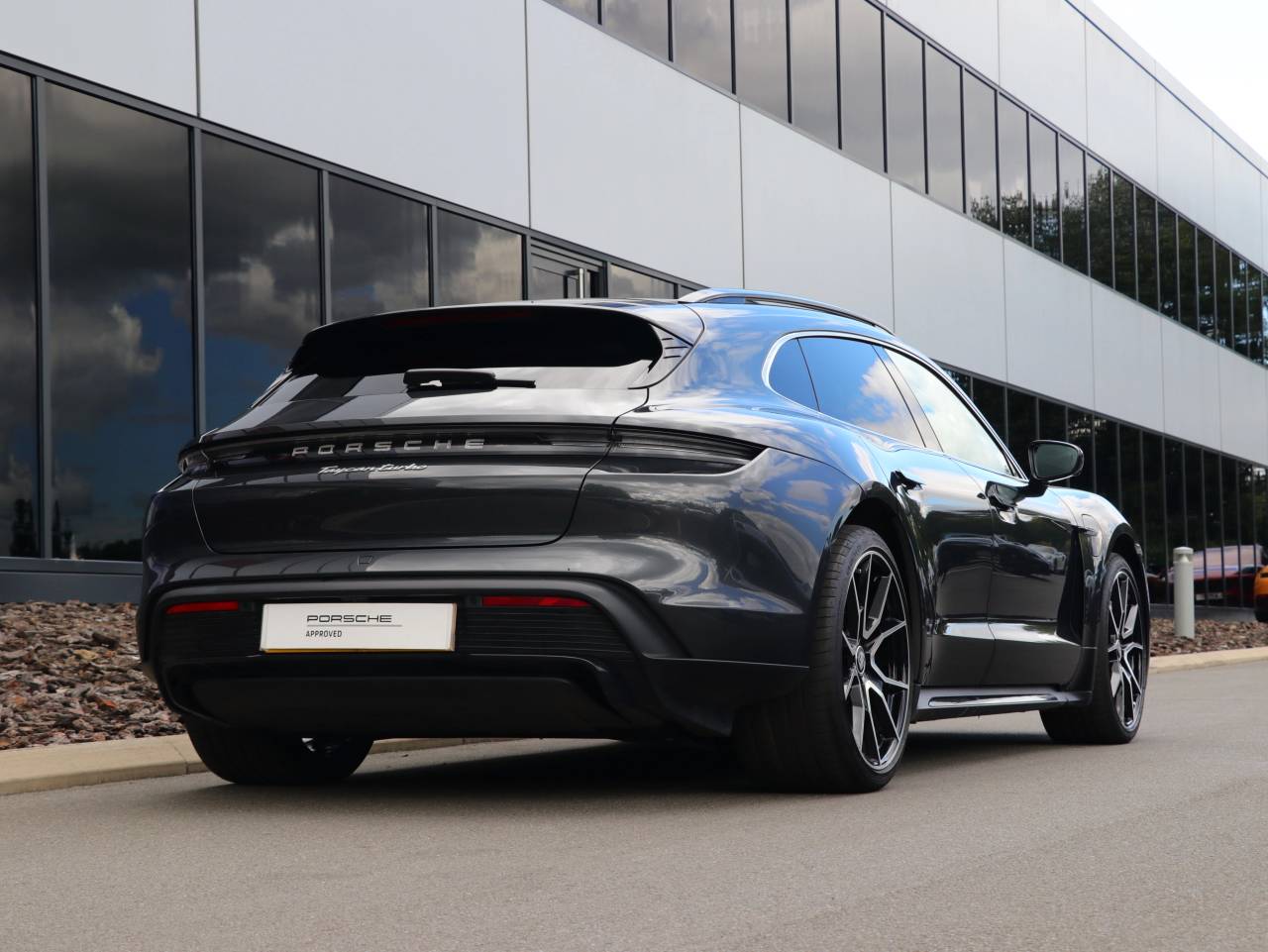 Taycan TURBO SPORT TURISMO (1) image 18