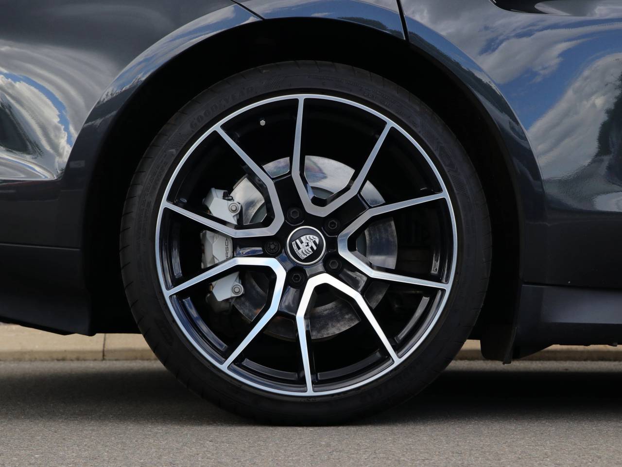 Taycan TURBO SPORT TURISMO (1) image 13