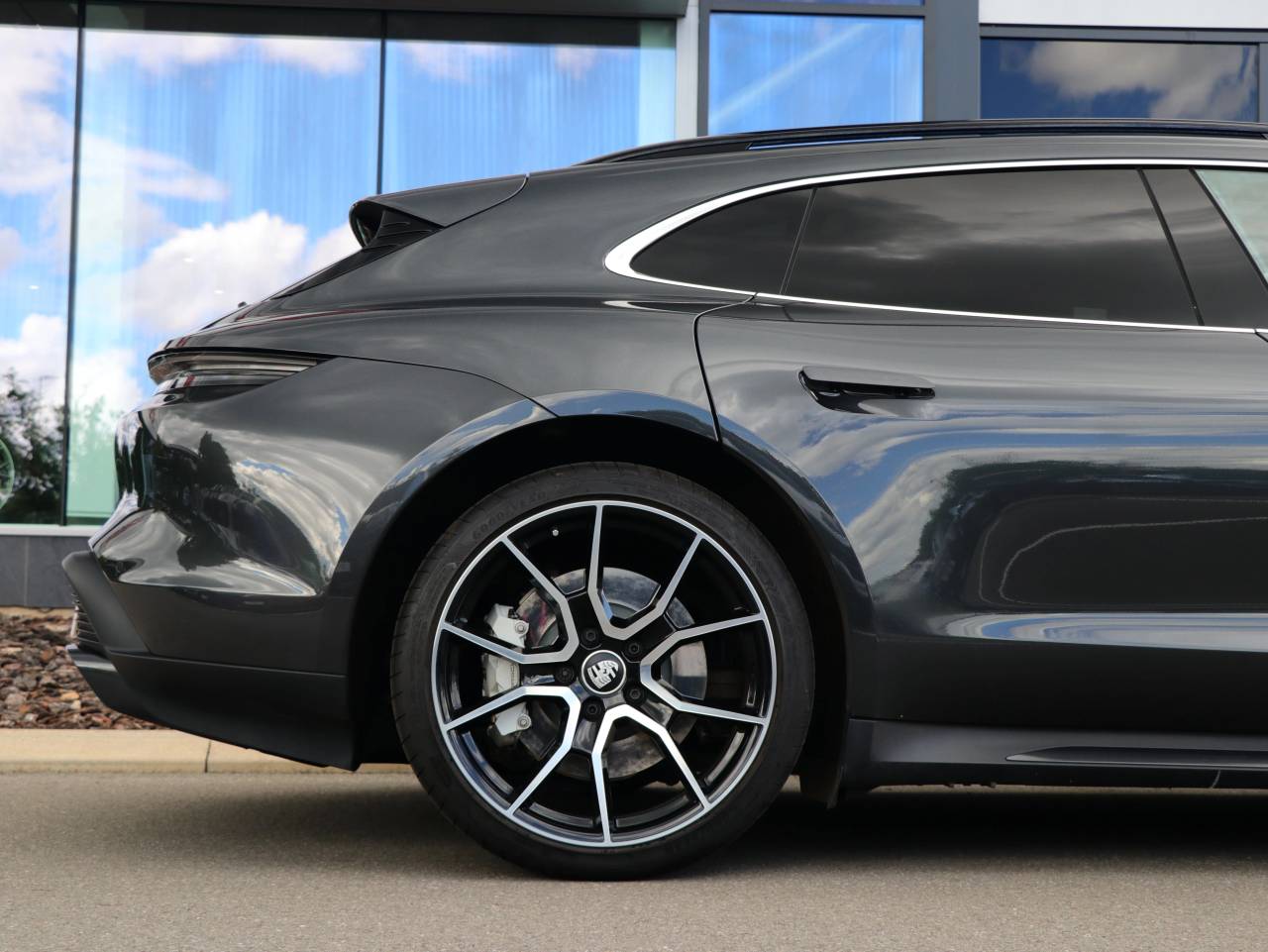 Taycan TURBO SPORT TURISMO (1) image 15