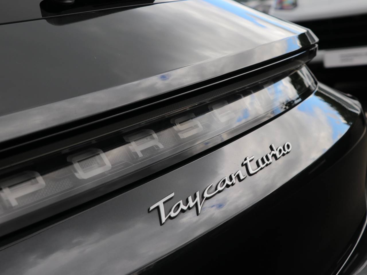 Taycan TURBO SPORT TURISMO (1) image 09