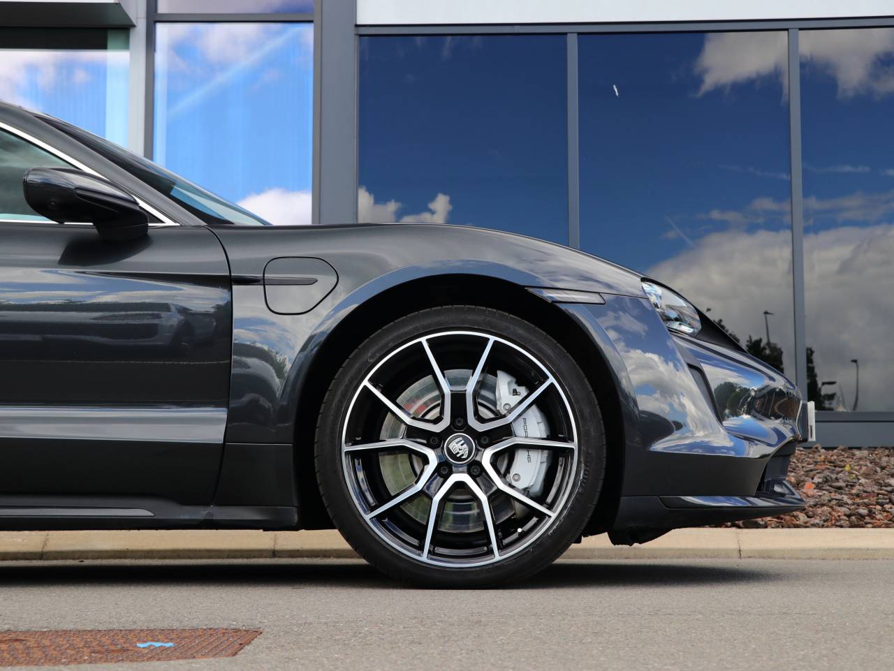 Taycan TURBO SPORT TURISMO (1) image 28
