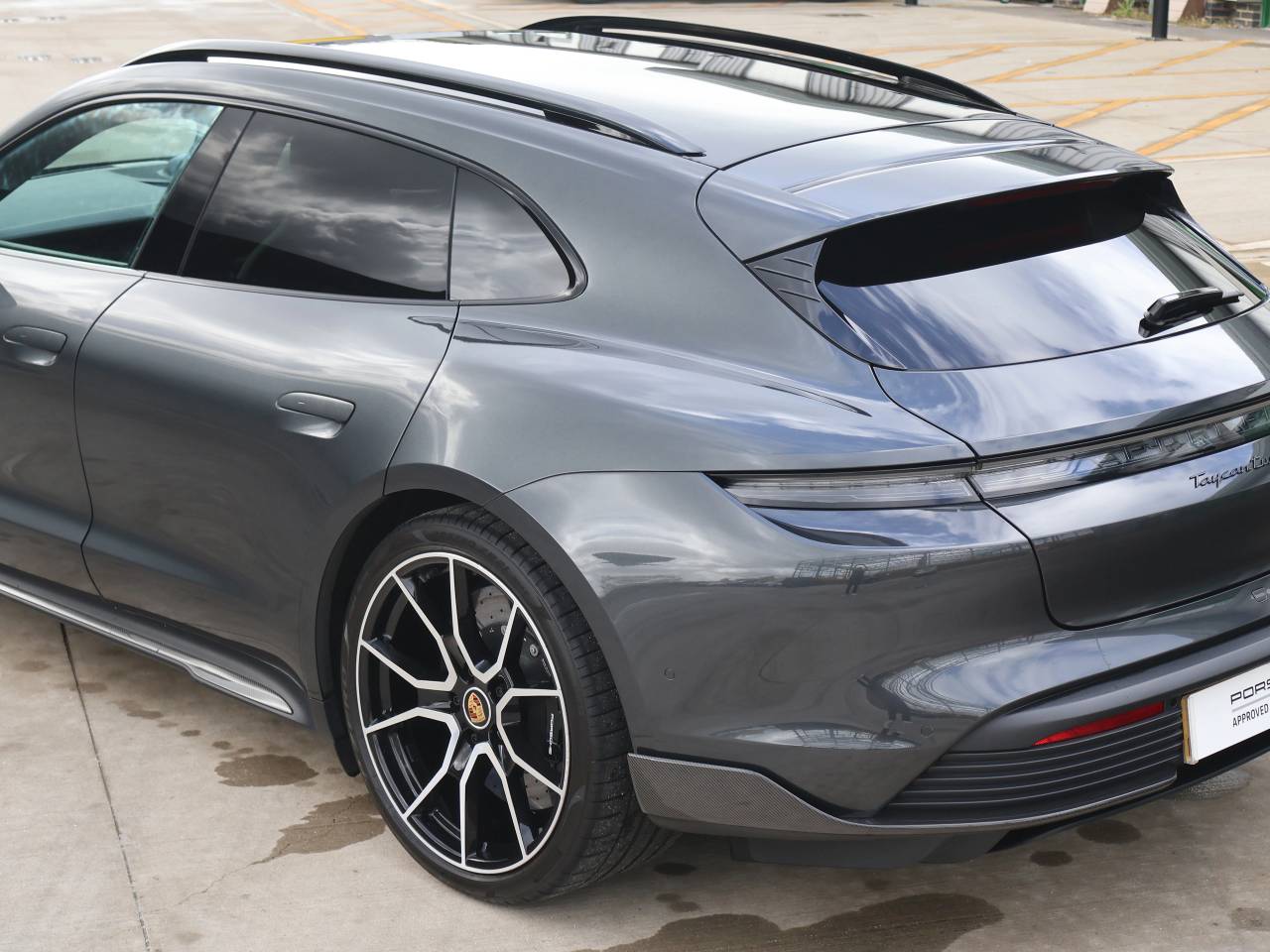 Taycan TURBO S SPORT TURISMO image 15