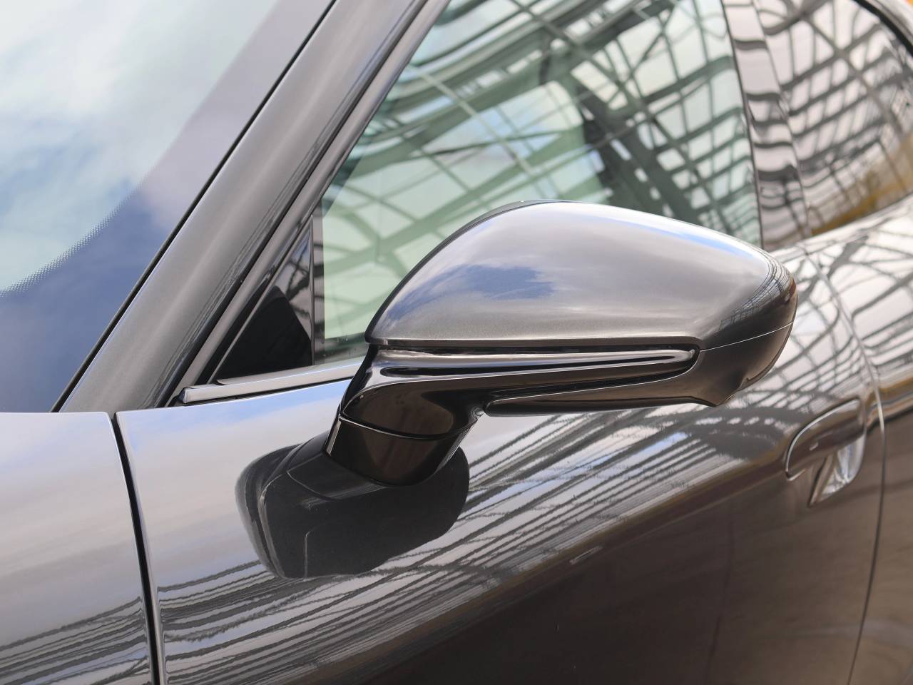 Taycan TURBO S SPORT TURISMO image 12
