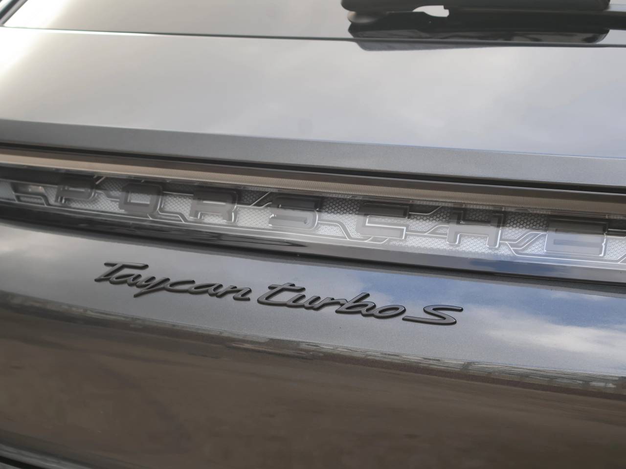 Taycan TURBO S SPORT TURISMO image 14