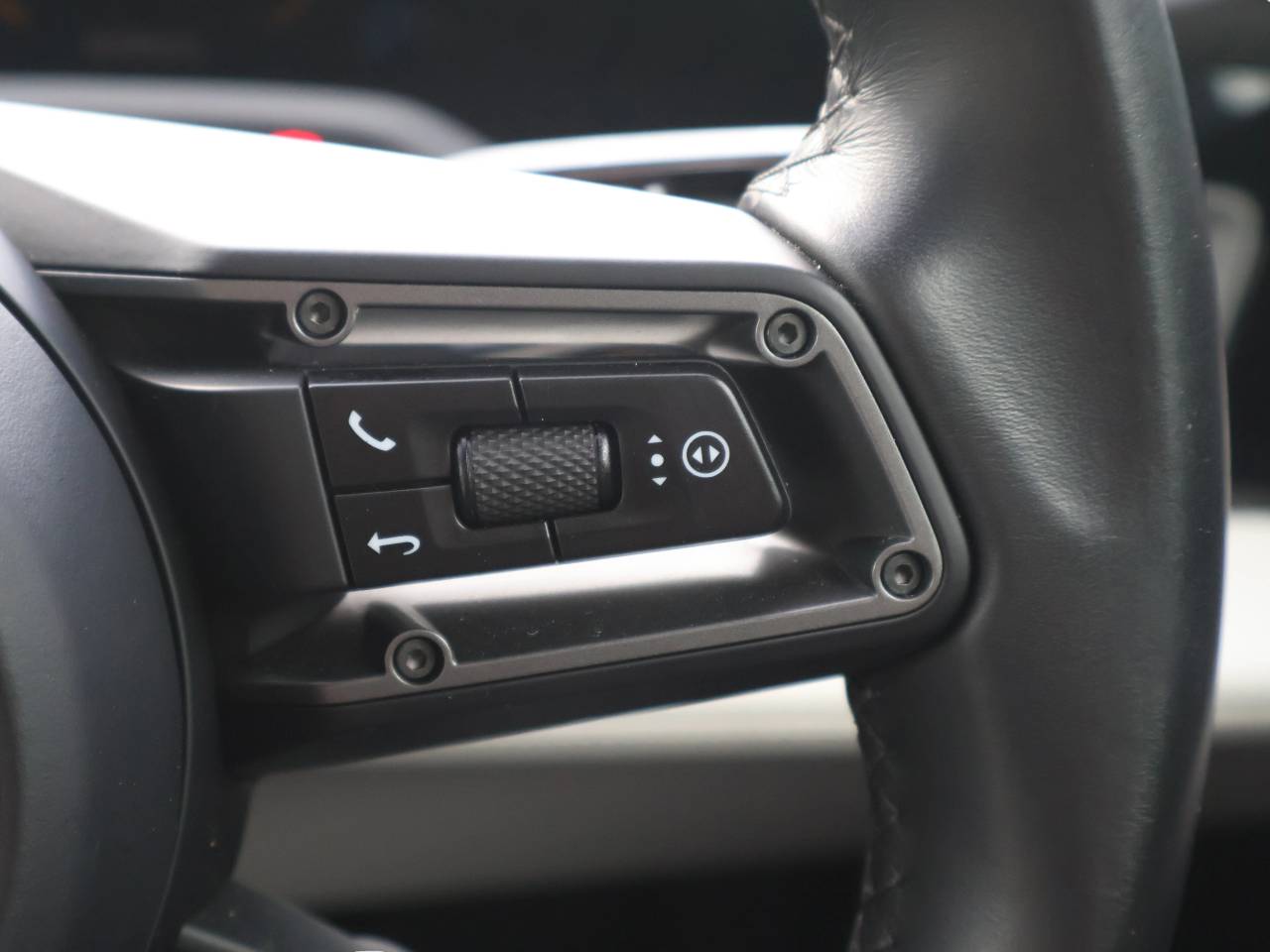 Taycan TURBO S SPORT TURISMO image 36