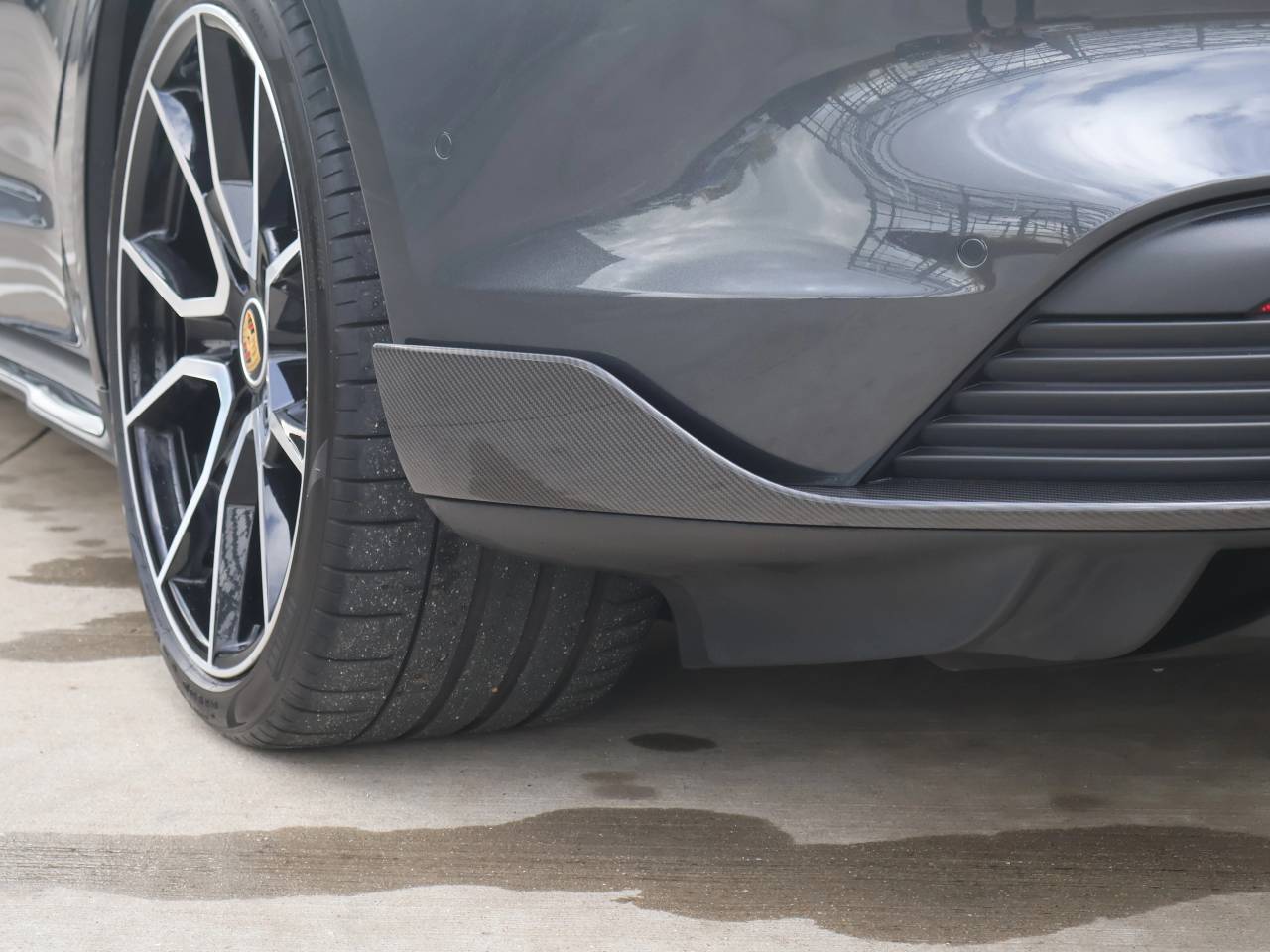 Taycan TURBO S SPORT TURISMO image 16
