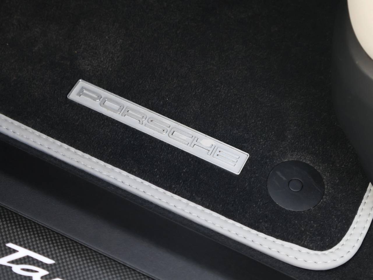 Taycan TURBO S SPORT TURISMO image 40