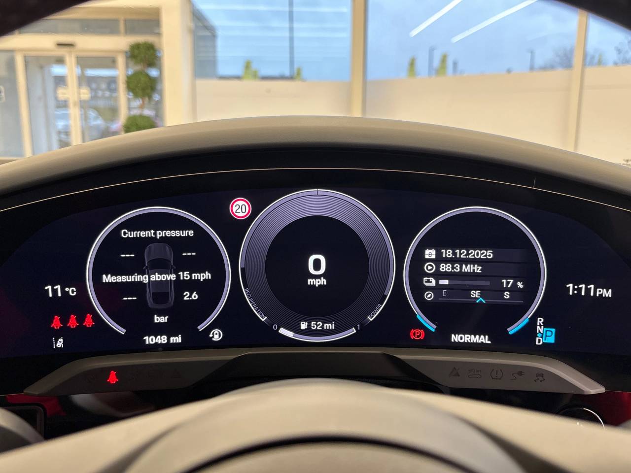 Taycan 4S (2) image 29