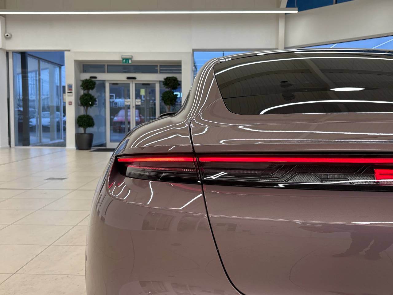 Taycan 4S (2) image 13