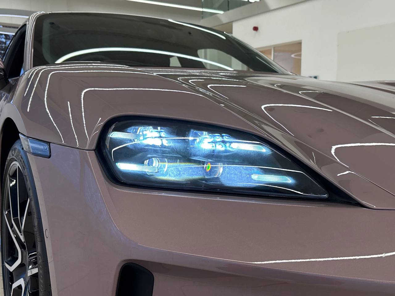 Taycan 4S (2) image 11