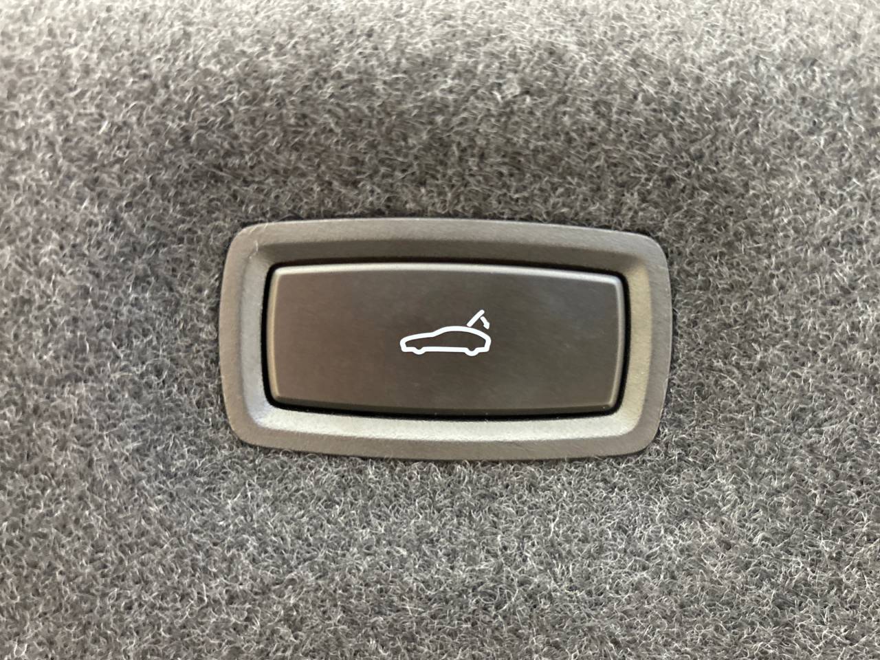 Taycan 4S (2) image 48