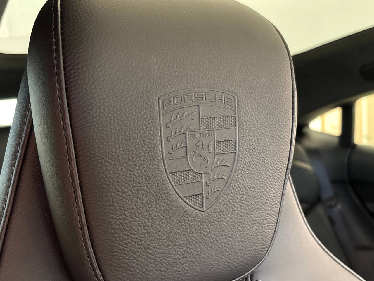 Taycan 4S (2) image 27