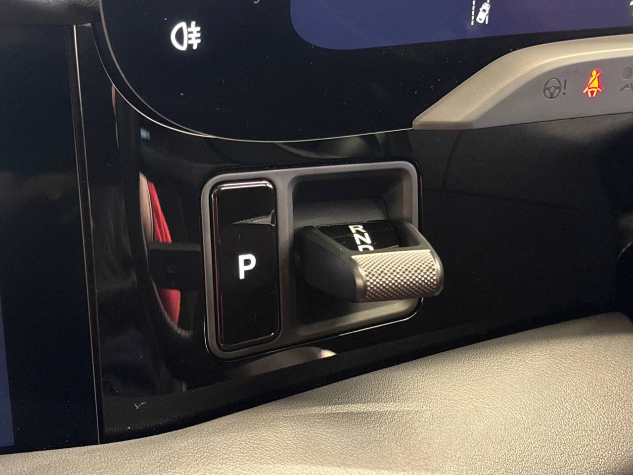 Taycan 4S (2) image 28