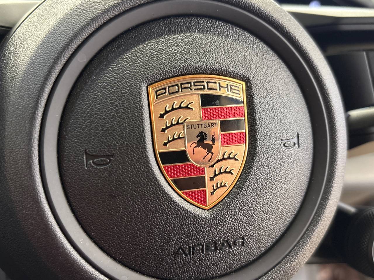 Taycan 4S (2) image 42