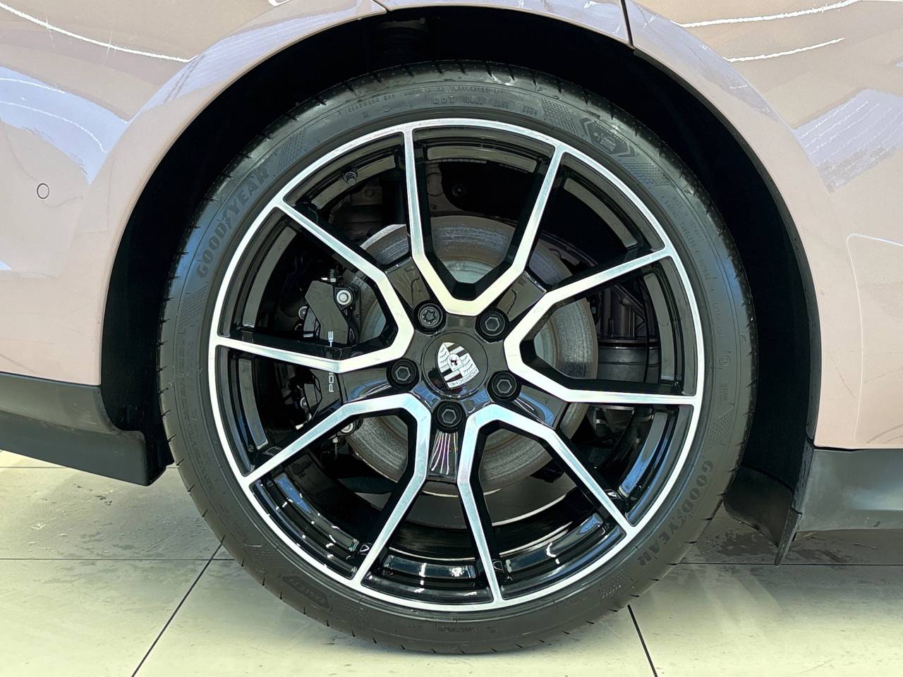 Taycan 4S (2) image 19