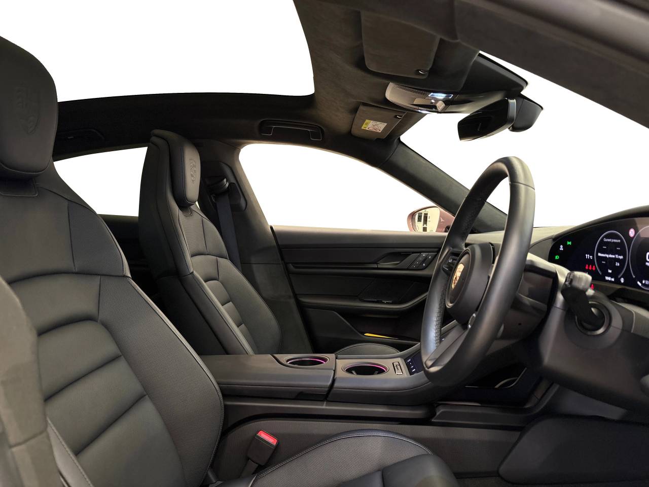 Taycan 4S (2) image 24