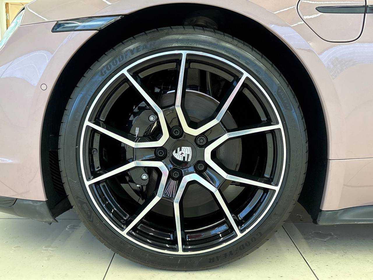 Taycan 4S (2) image 20