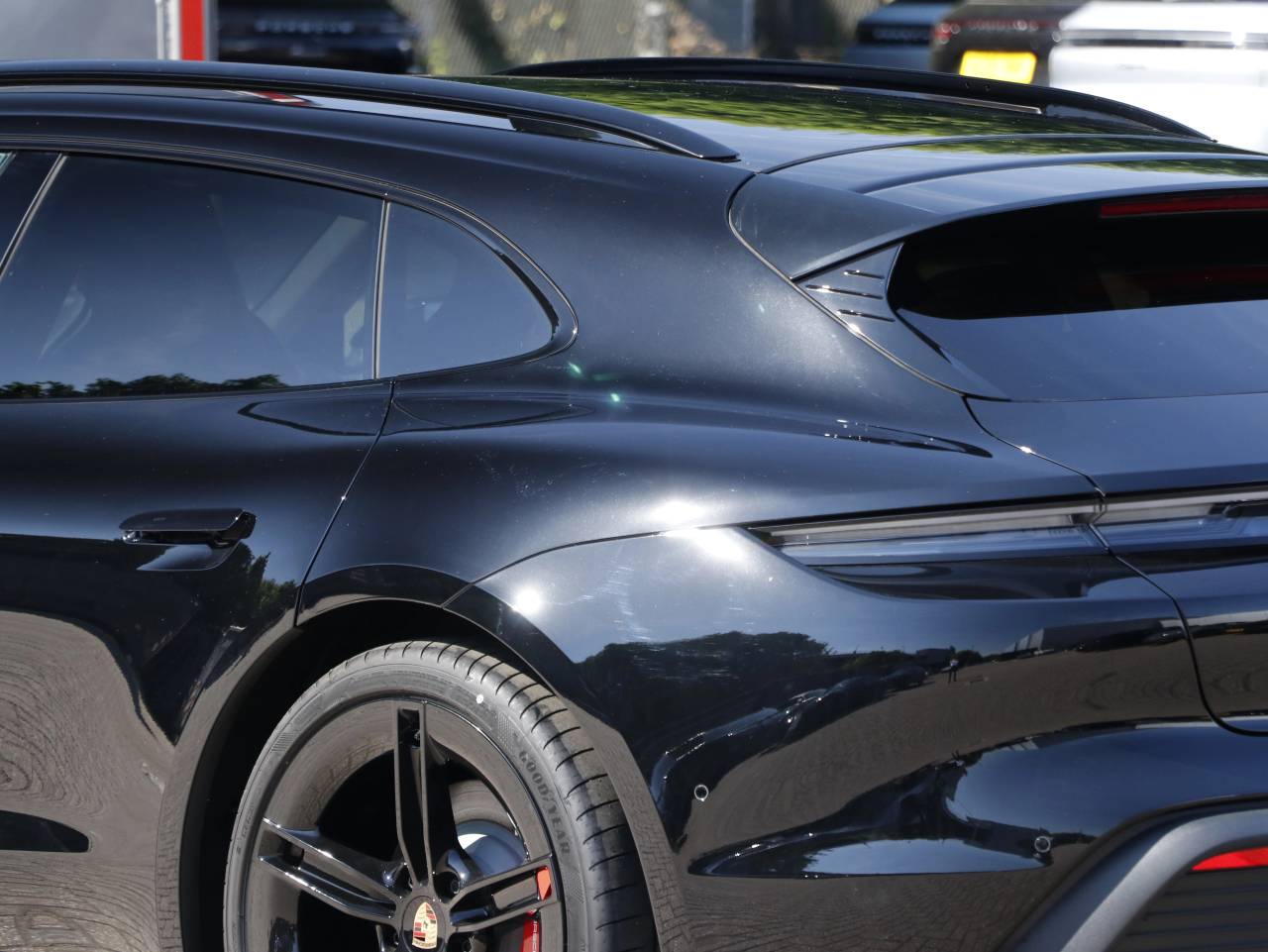 Taycan 4S SPORT TURISMO (3) image 16