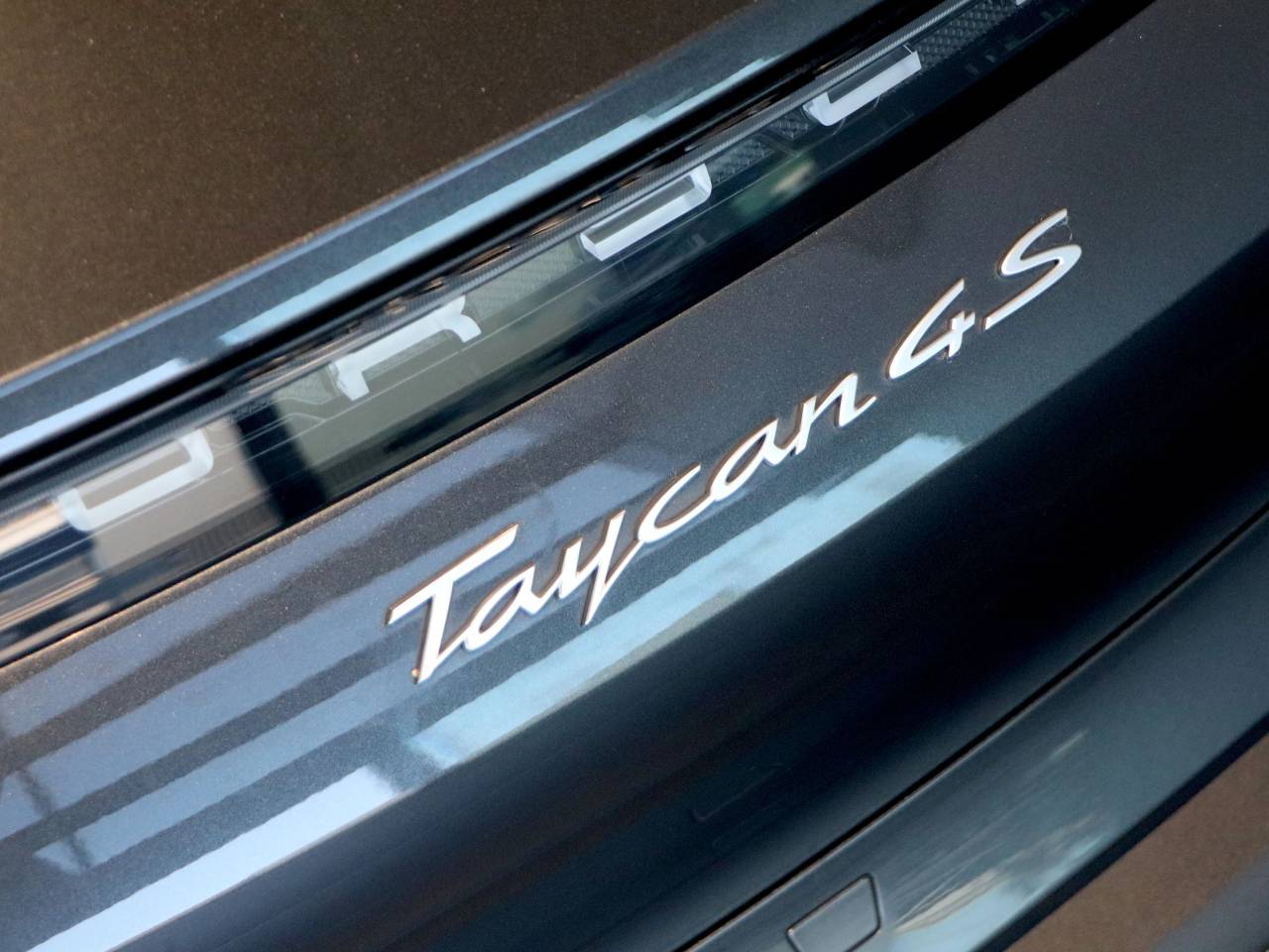 Taycan 4S (79KWH) (9) image 16