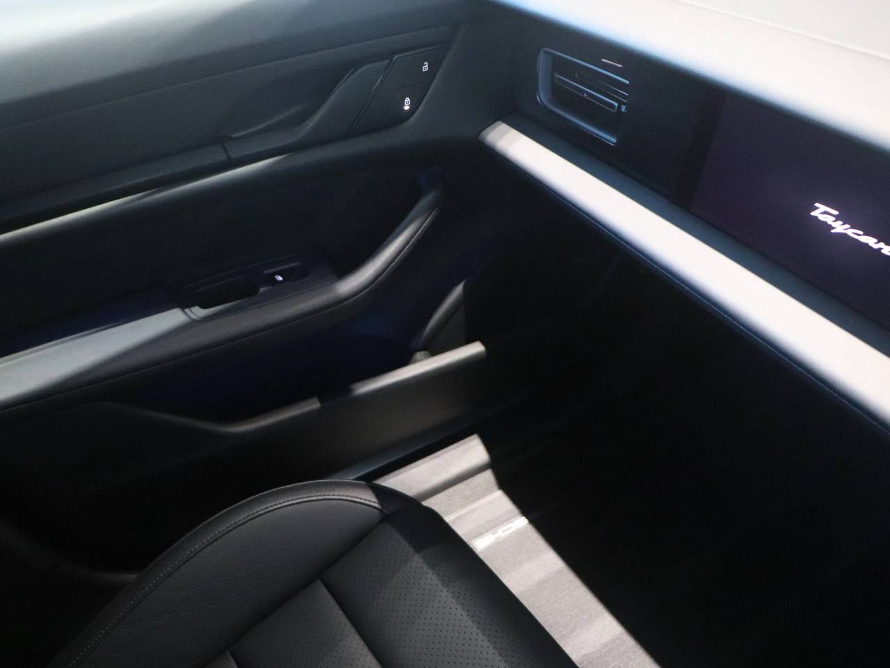 Taycan 4S (79KWH) (9) image 29