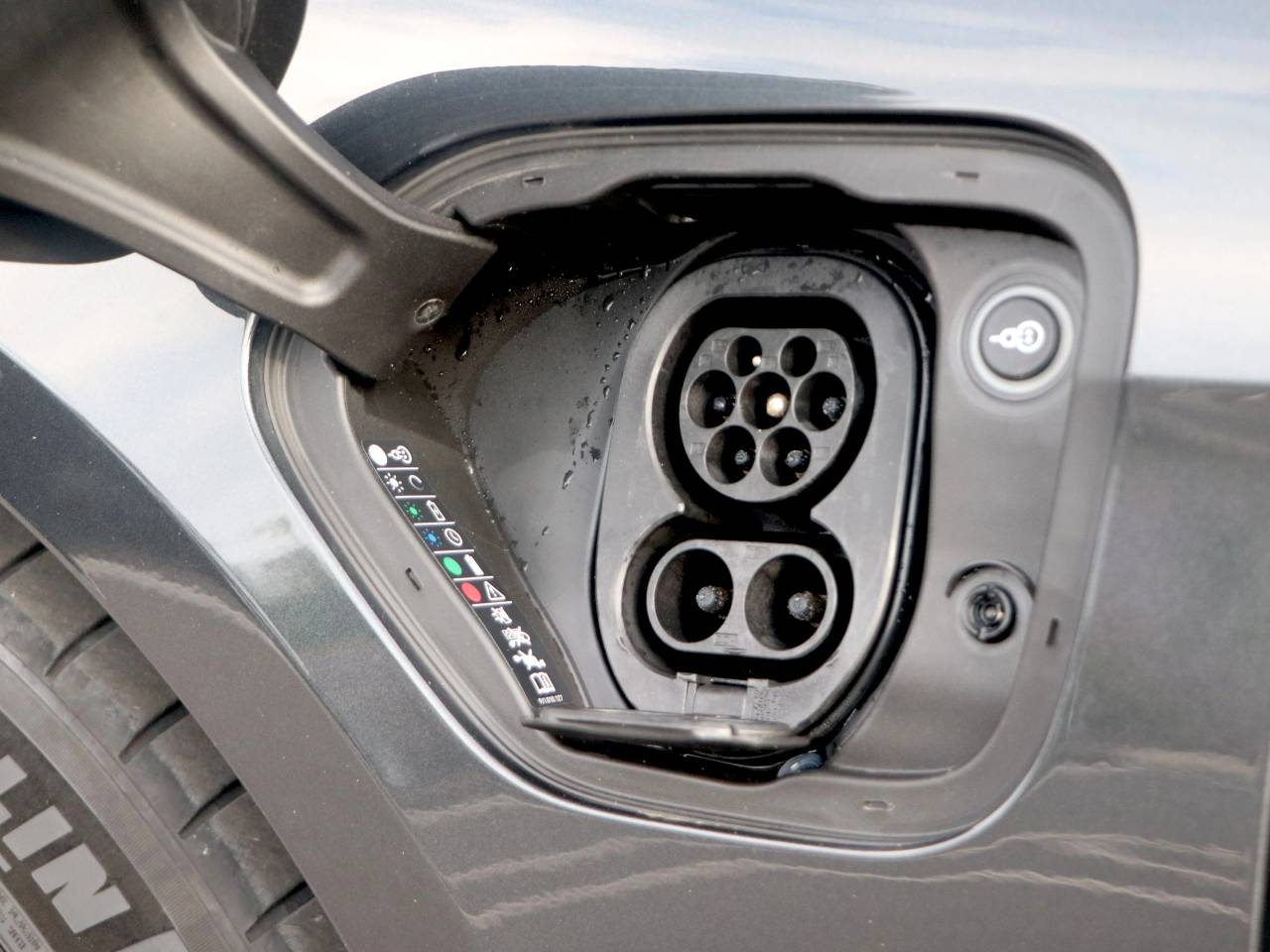 Taycan 4S (79KWH) (9) image 12
